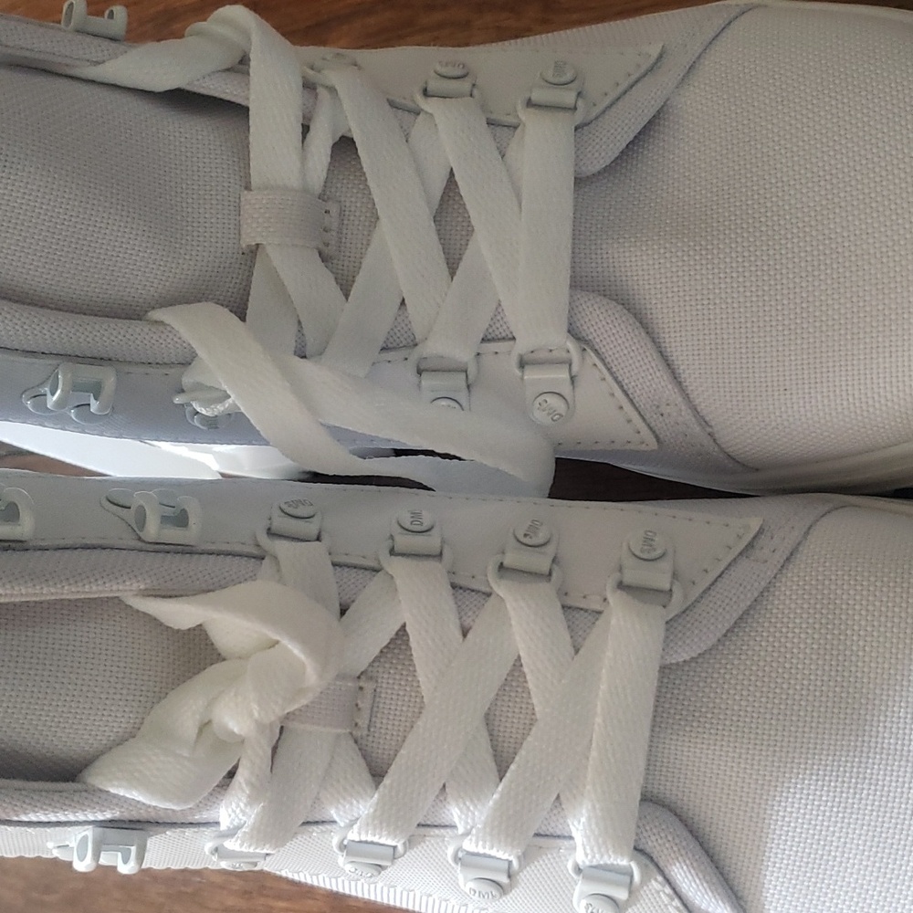 White Doc - Picture 7 of 8